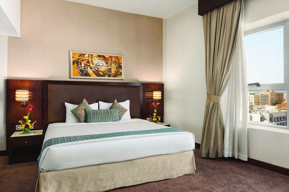 Ramada By Wyndham Dubai Deira Hotel Luaran gambar
